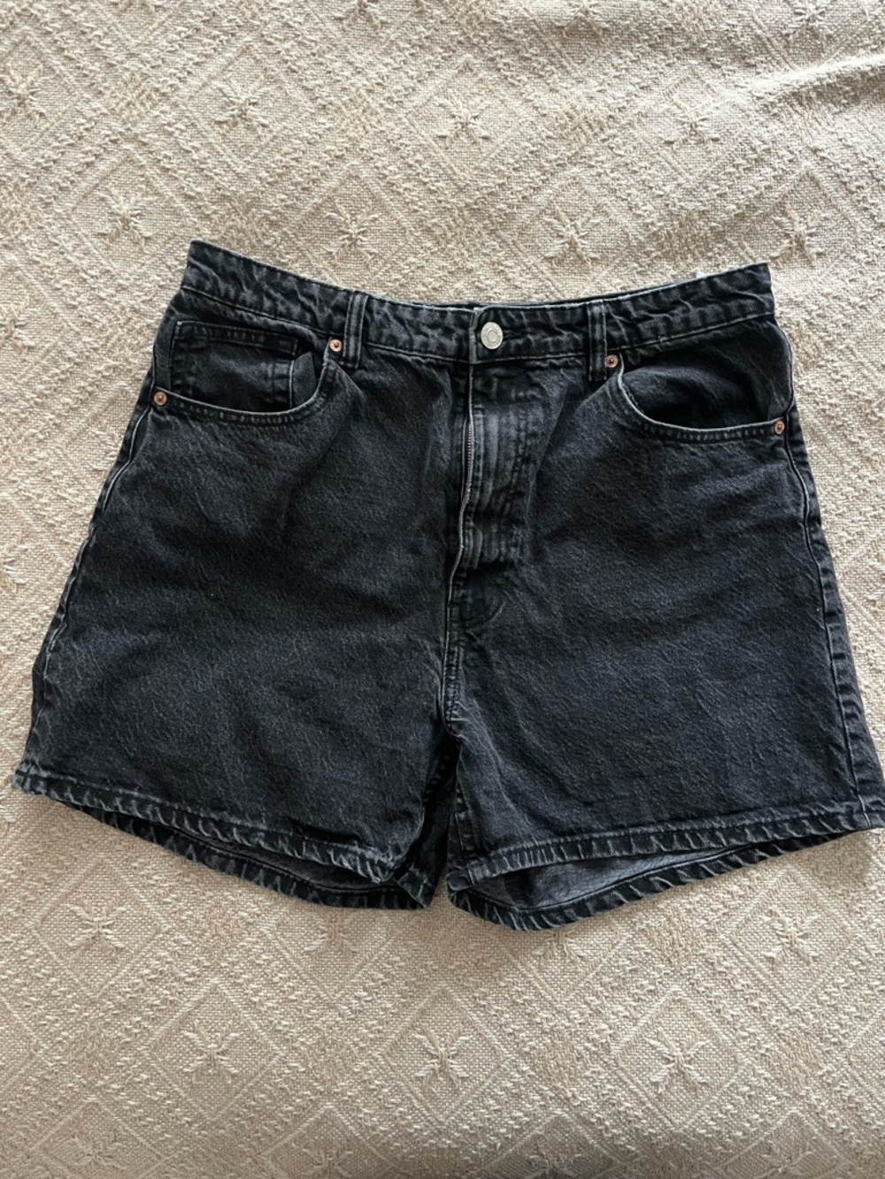 Zara High Waist Denim Shorts Black Washed Size 14 - Picture 1 of 7
